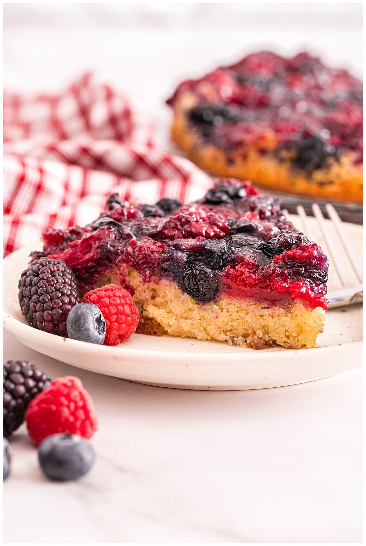 Berry Upside Down Cake Exclusive
