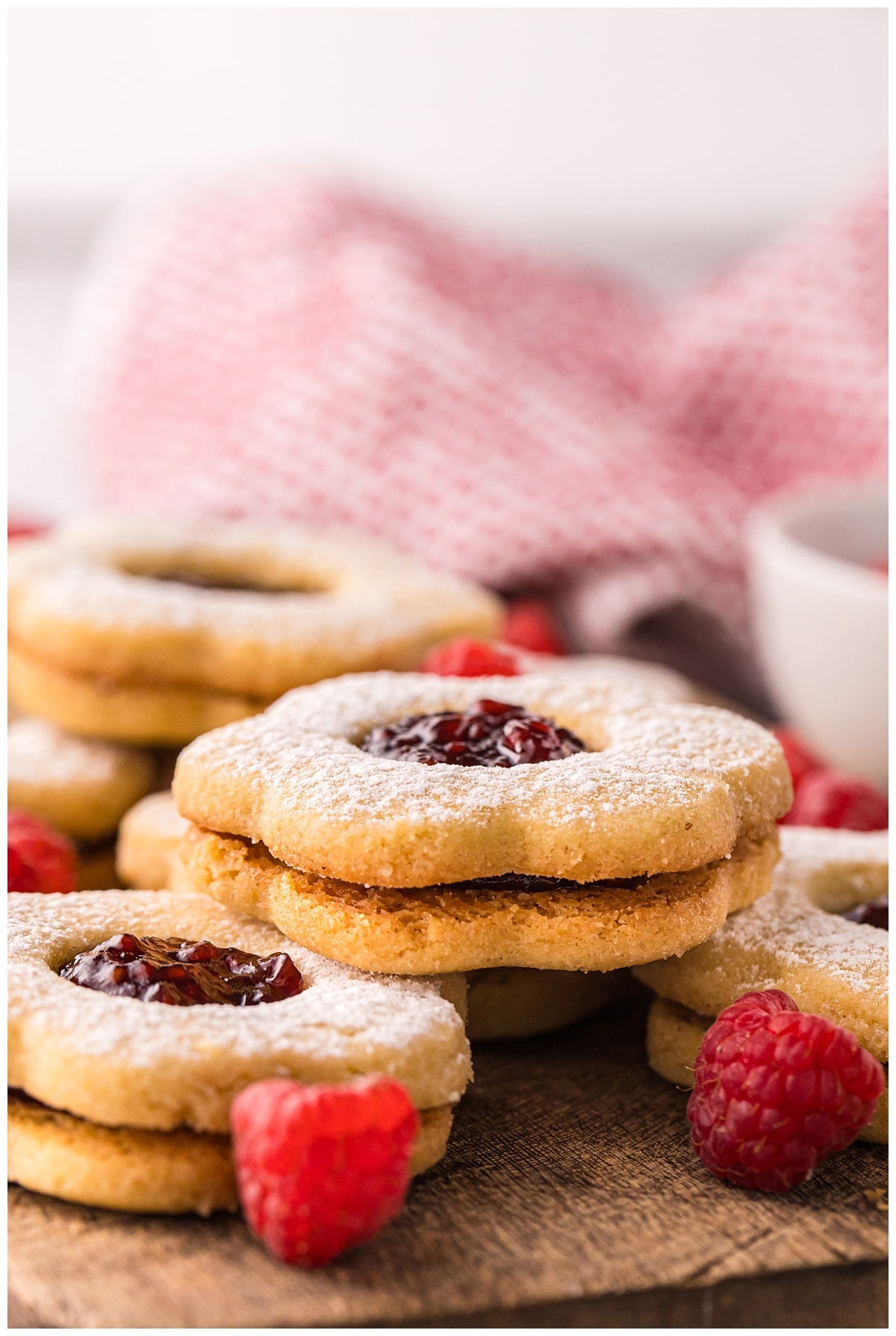 Linzer Cookies (Raspberry) Exclusive